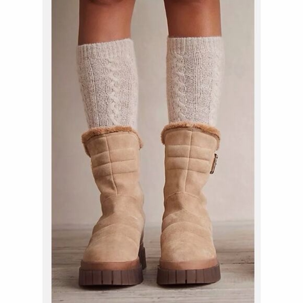 Free People Suede Fable Boots Size 10 Tan Lug Sole Boho Warm